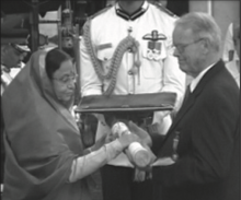Professor Potter receiving his Padma Shri Award from the President of India.